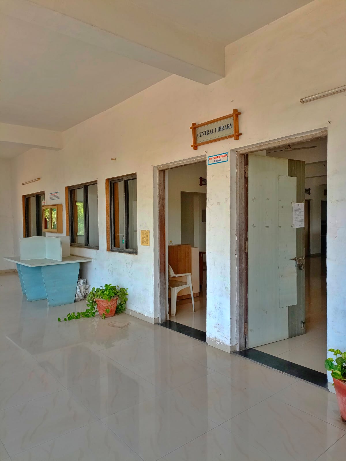 Vaidik Dental College and Research Centre Vapi Library photo 3